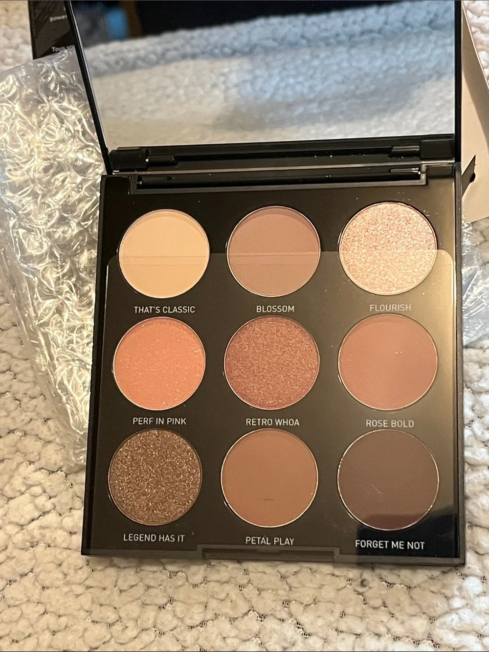 Morphe 9V Vintage Rose Eyeshadow Palette - Black & Red Packaging
